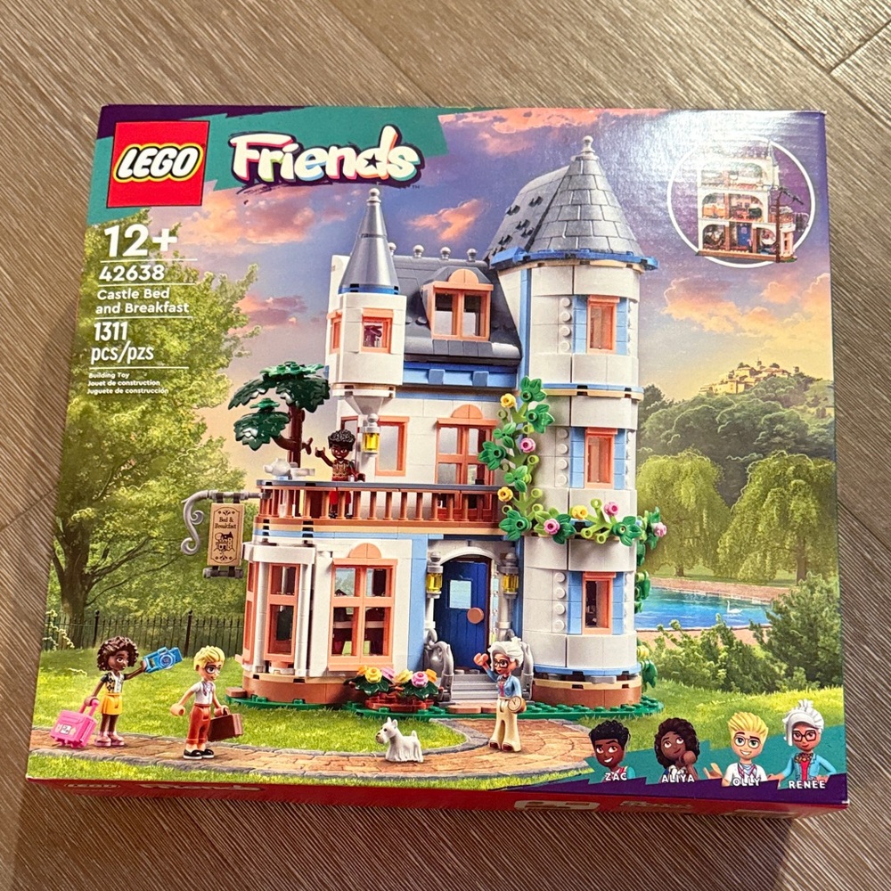 LEGO Friends Castle bed and breakfast Brand new
